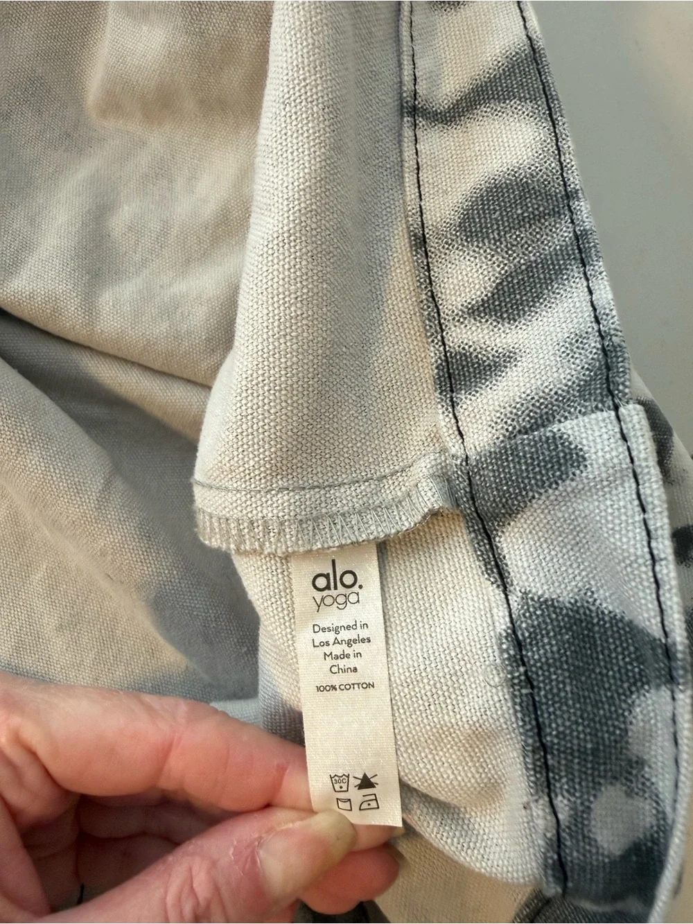 ALO Yoga Gray Tie-Dye Canvas Tote - Picture 11 of 13